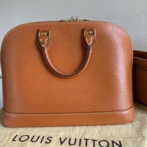 Louis Vuitton Alma EPI  PM